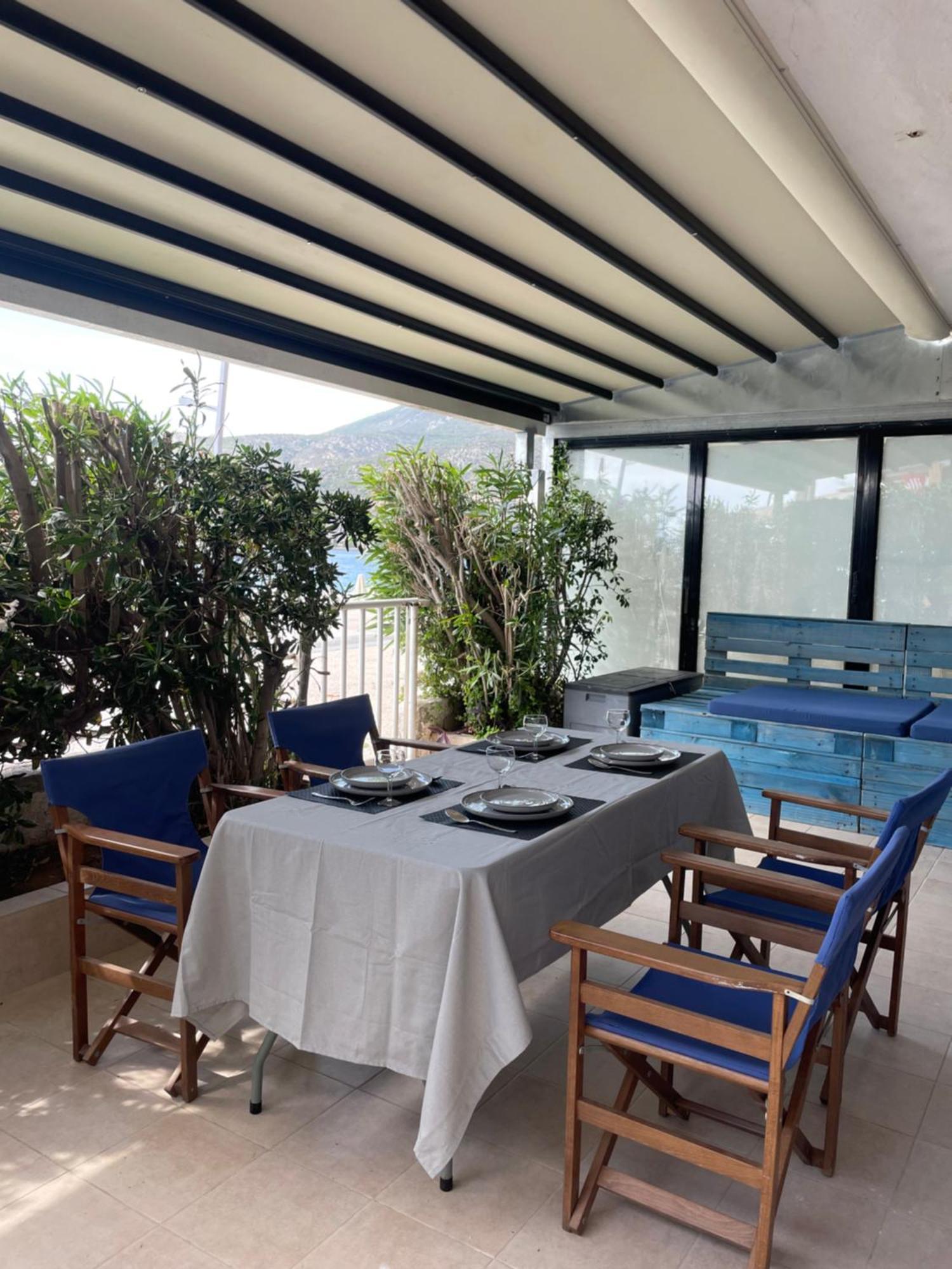 Sea La Vie - Beachfront Retreat Loutráki Exteriér fotografie