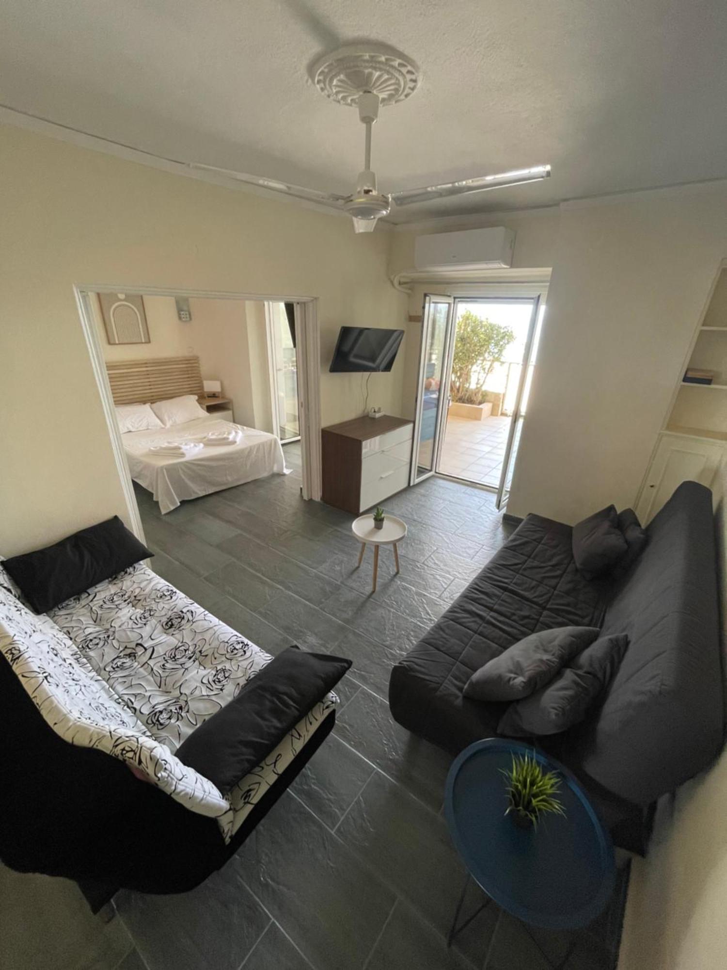 Sea La Vie - Beachfront Retreat Loutráki Exteriér fotografie